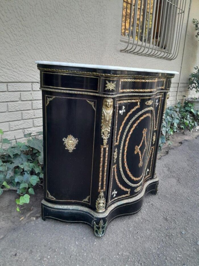 A 19th Century French Credenza With Marquetry Inlay. Mother Of Pearl And Ormolu And White Marble Top - Image 5