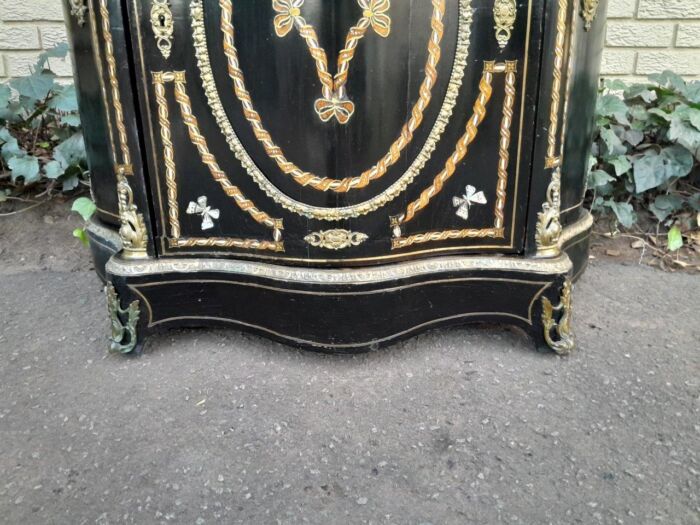 A 19th Century French Credenza With Marquetry Inlay. Mother Of Pearl And Ormolu And White Marble Top - Image 7