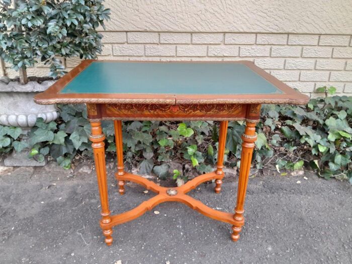 A 20th Century French Style Walnut and Gilt Metal  Games Table with Tooled Leather Top - Image 6