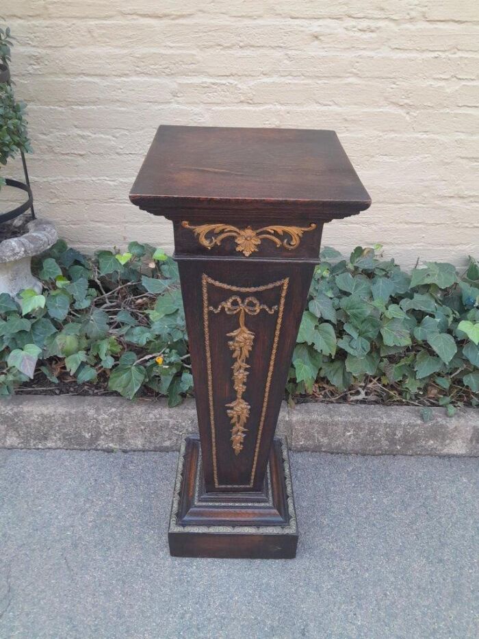 An Antique 19th Century Gilt and Ebonised Pedestal - Image 3