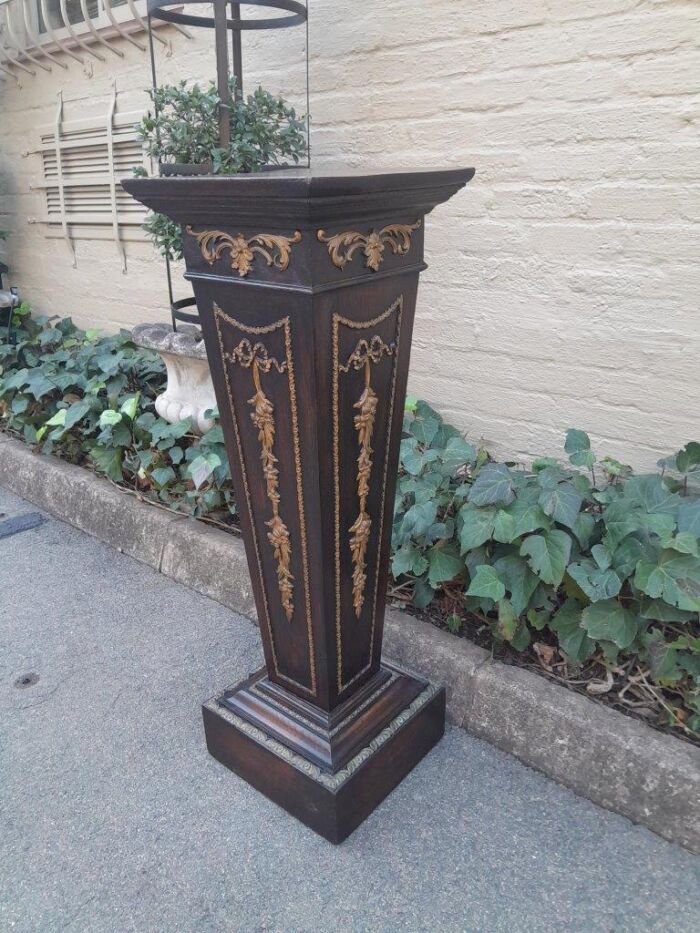An Antique 19th Century Gilt and Ebonised Pedestal - Image 5