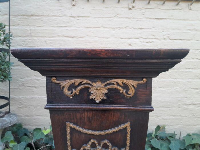 An Antique 19th Century Gilt and Ebonised Pedestal - Image 8