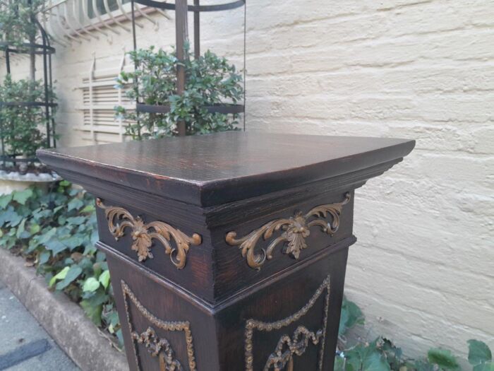 An Antique 19th Century Gilt and Ebonised Pedestal - Image 10