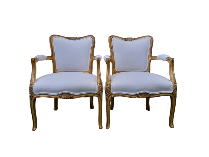 A 20th Century Circa 1920 Pair Of French Carved Giltwood Armchairs