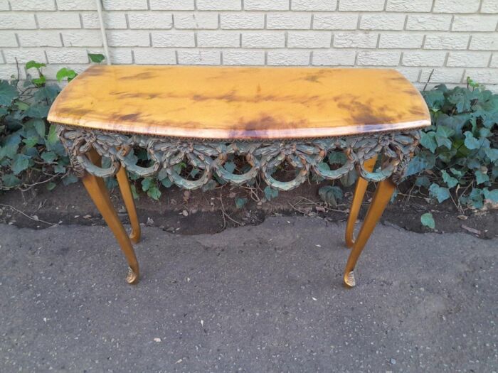 A Mid 20th Century / Circa 1950 Gilt Console Table with Decorative Faux Marble Top - Image 3