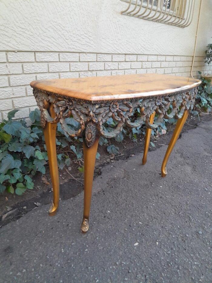 A Mid 20th Century / Circa 1950 Gilt Console Table with Decorative Faux Marble Top - Image 5