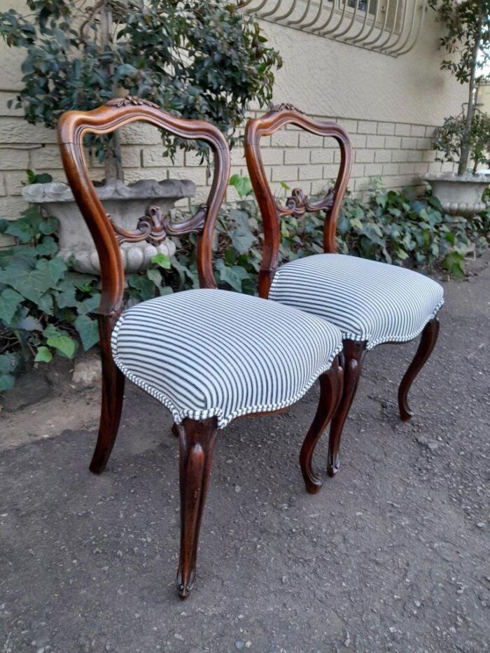 A 19th Century Circa 1880s Pair Of Victorian Mahogany Bustle Back Chairs - Image 4
