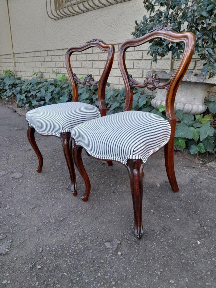 A 19th Century Circa 1880s Pair Of Victorian Mahogany Bustle Back Chairs - Image 5