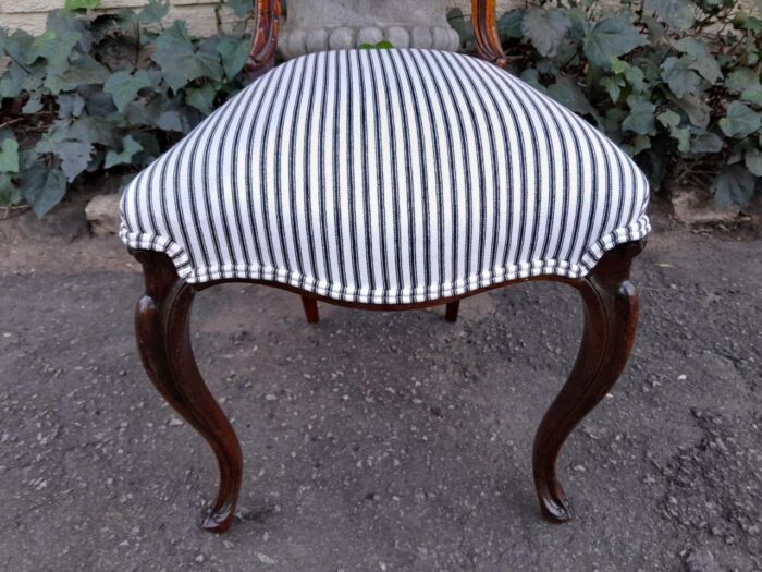 A 19th Century Circa 1880s Pair Of Victorian Mahogany Bustle Back Chairs - Image 8