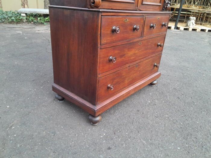 A 19TH Century Antique Victorian Mahogany Linen Press With Drawers and Shelves - Image 6