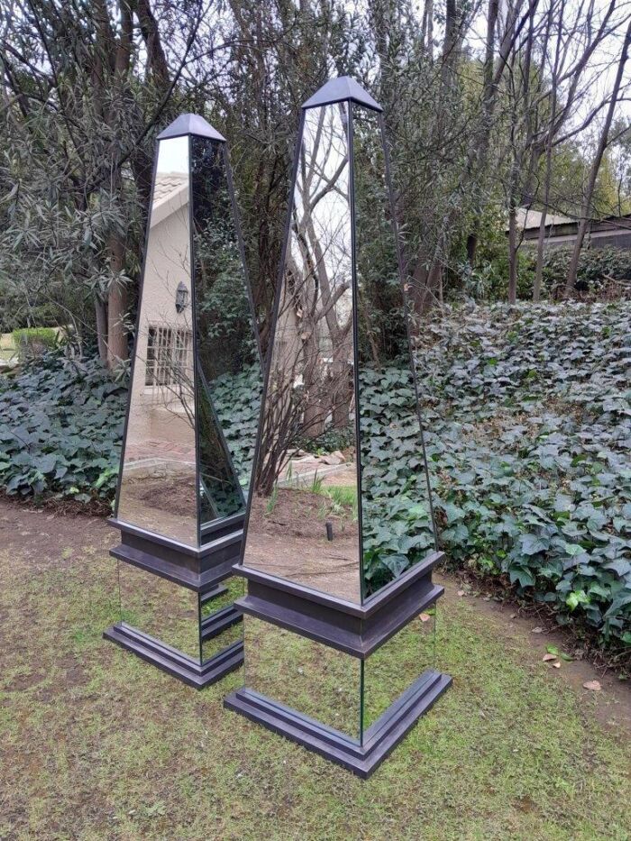 A Pair of Designer Mirror and Antique Coloured Iron Obelisks, Custom-made for The Crown Collection  - Image 3