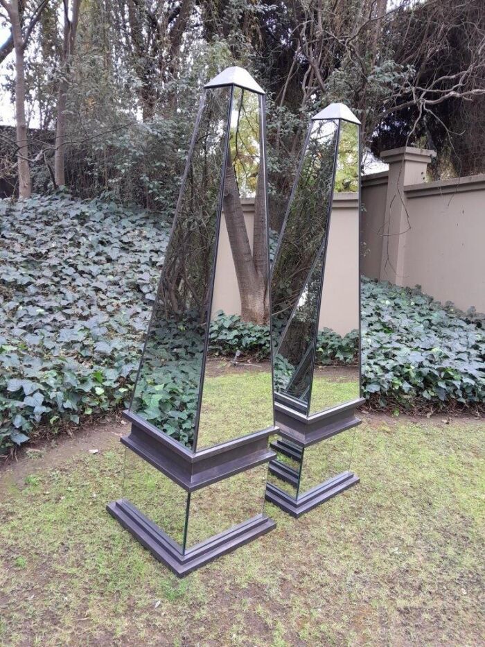A Pair of Designer Mirror and Antique Coloured Iron Obelisks, Custom-made for The Crown Collection  - Image 4