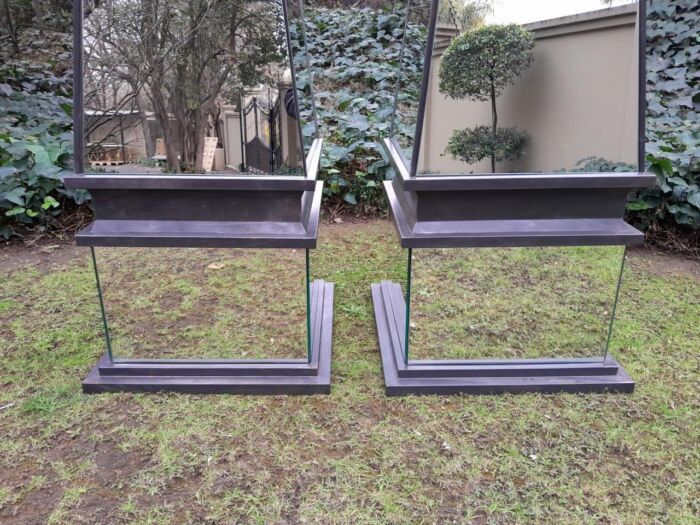 A Pair of Designer Mirror and Antique Coloured Iron Obelisks, Custom-made for The Crown Collection  - Image 6