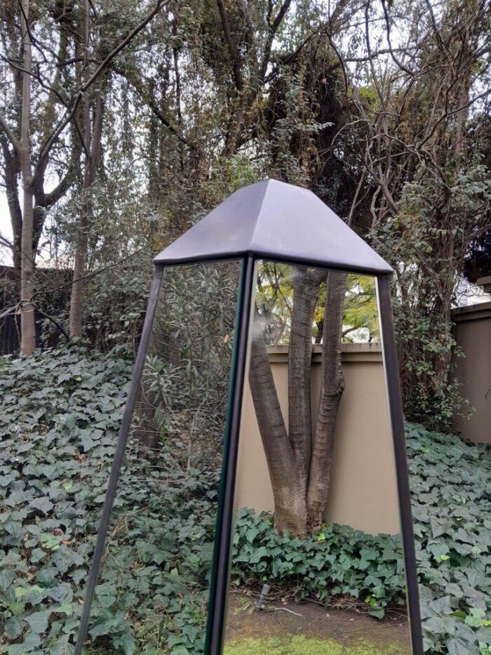 A Pair of Designer Mirror and Antique Coloured Iron Obelisks, Custom-made for The Crown Collection  - Image 8