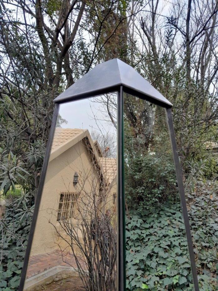 A Pair of Designer Mirror and Antique Coloured Iron Obelisks, Custom-made for The Crown Collection  - Image 9