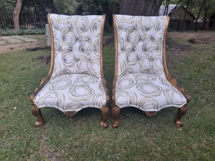 A 20th Century Pair of French Style Gilded Slipper Chairs Upholstered in a Custom Made Fabric - Image 2