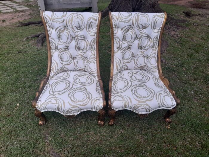 A 20th Century Pair of French Style Gilded Slipper Chairs Upholstered in a Custom Made Fabric - Image 3