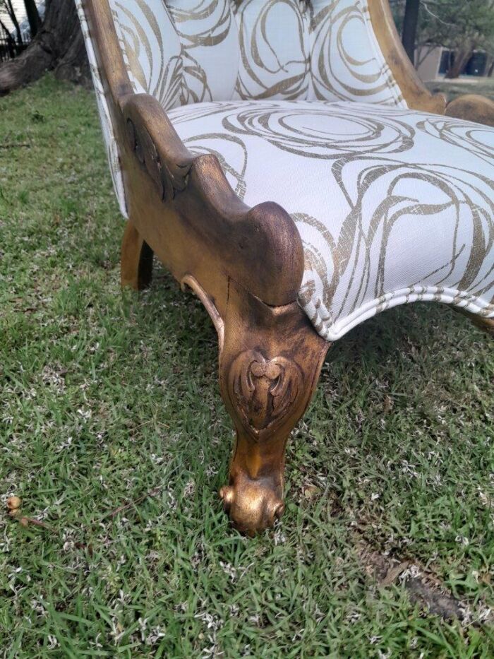 A 20th Century Pair of French Style Gilded Slipper Chairs Upholstered in a Custom Made Fabric - Image 7
