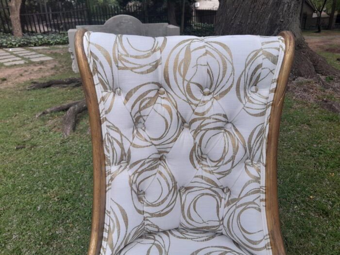 A 20th Century Pair of French Style Gilded Slipper Chairs Upholstered in a Custom Made Fabric - Image 9