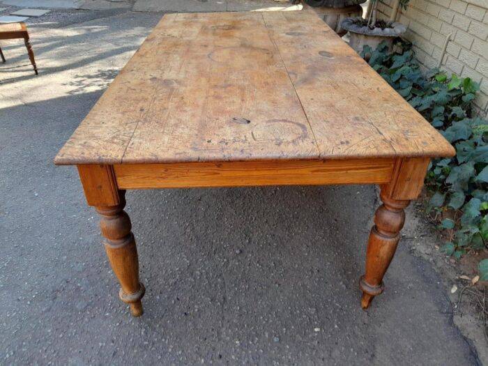 An Antique / 19th Century Cape Wooden Dining / Kitchen Table - Image 5