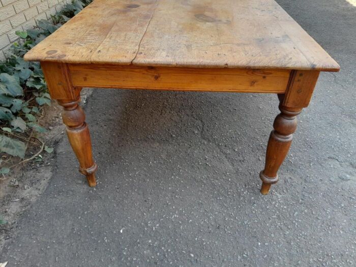 An Antique / 19th Century Cape Wooden Dining / Kitchen Table - Image 6