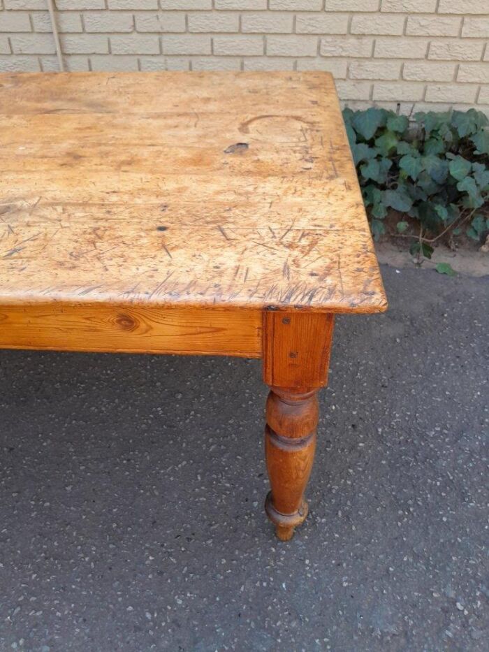 An Antique / 19th Century Cape Wooden Dining / Kitchen Table - Image 8
