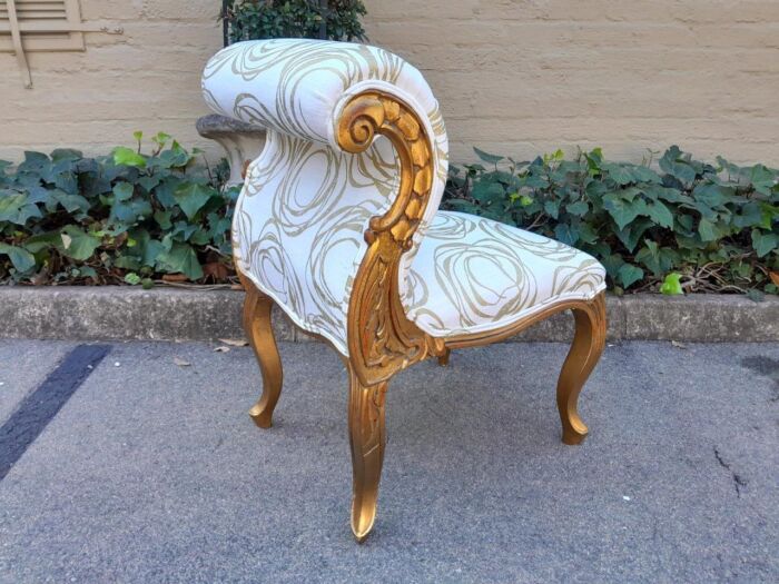 A 20TH Century Carved Giltwood Chair In A Fabric Custom Made For The Crown Collection - Image 3