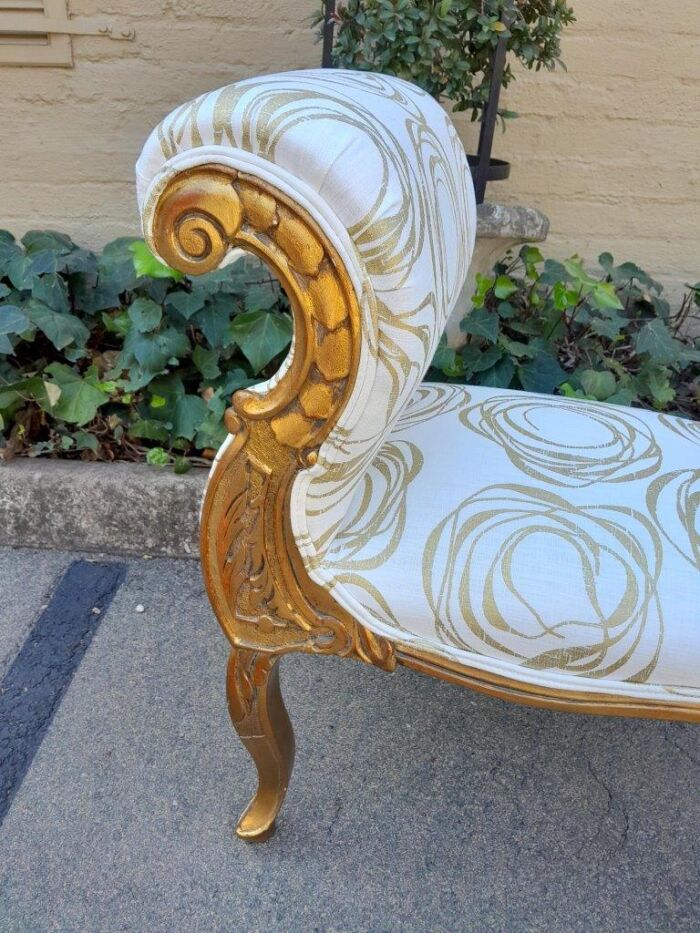 A 20TH Century Carved Giltwood Chair In A Fabric Custom Made For The Crown Collection - Image 7