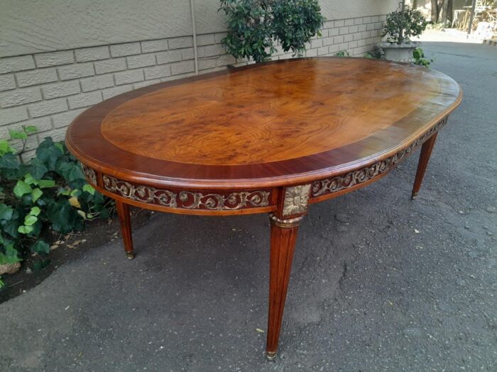 A 20th Century French Style Dining Table with Gold Detail - Image 7