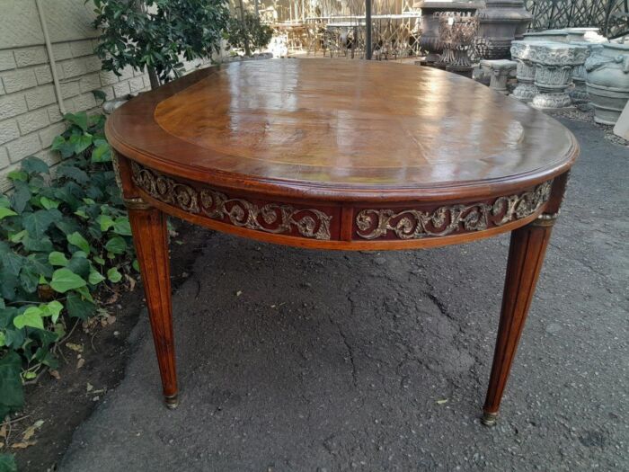 A 20th Century French Style Dining Table with Gold Detail - Image 8
