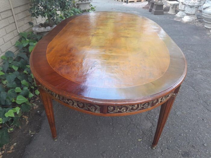 A 20th Century French Style Dining Table with Gold Detail - Image 9