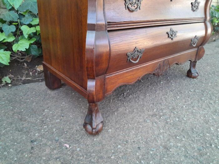 A 19th Century French Provincial Louis XVI-style Oakwood Bombe Chest of Drawers with Galala Cream Marble Top - Image 8