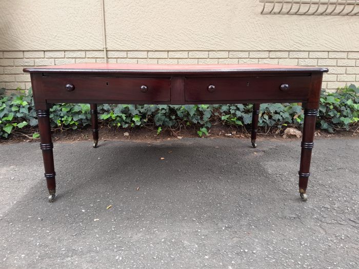 An Antique Early 19th Century George IV Mahogany Writing With Gilt Tooled Leather Top And Drawers With Brass Cap - Image 3