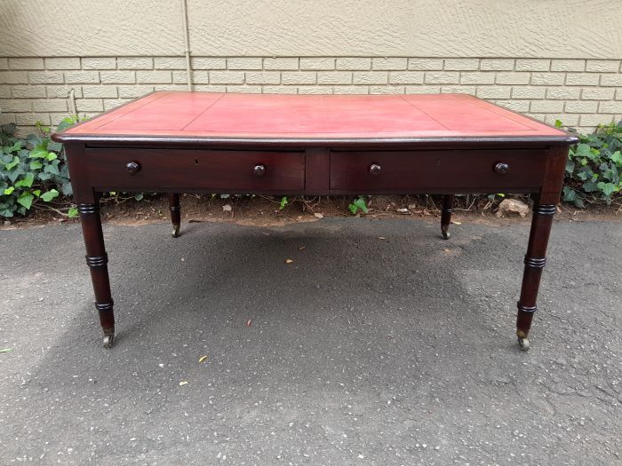An Antique Early 19th Century George IV Mahogany Writing With Gilt Tooled Leather Top And Drawers With Brass Cap - Image 2