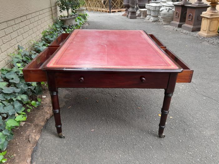 An Antique Early 19th Century George IV Mahogany Writing With Gilt Tooled Leather Top And Drawers With Brass Cap - Image 8