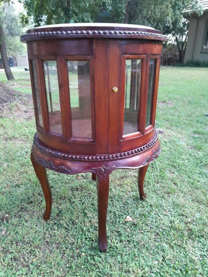 A 20th Century Victorian Ornately Carved Mahogany Drinkscabinet With Cream Marble Top - Image 3