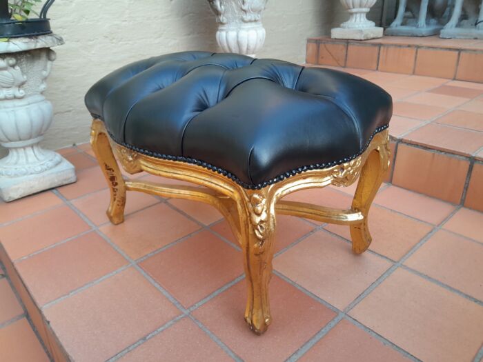 A French Style Giltwood Ottoman / Tuffet / Stool Upholstered in Deep Buttoned Leather - Image 5