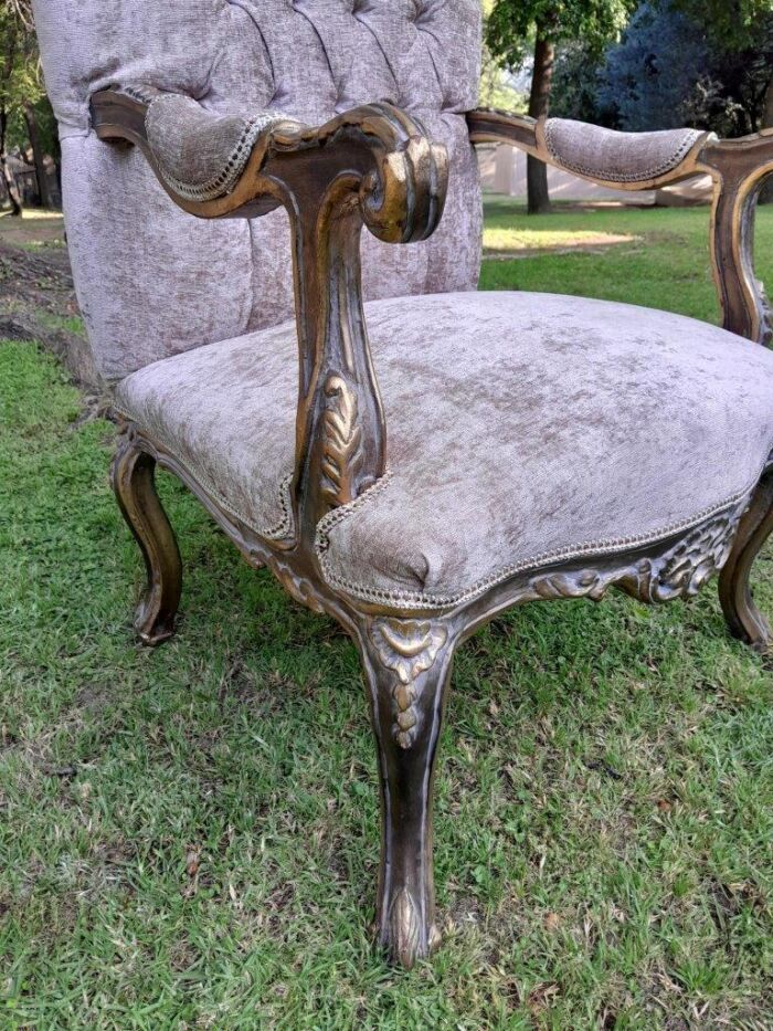 A 20th Century Pair Of French Style Carved And Giltwood High-Back Chairs In Leather - Image 9