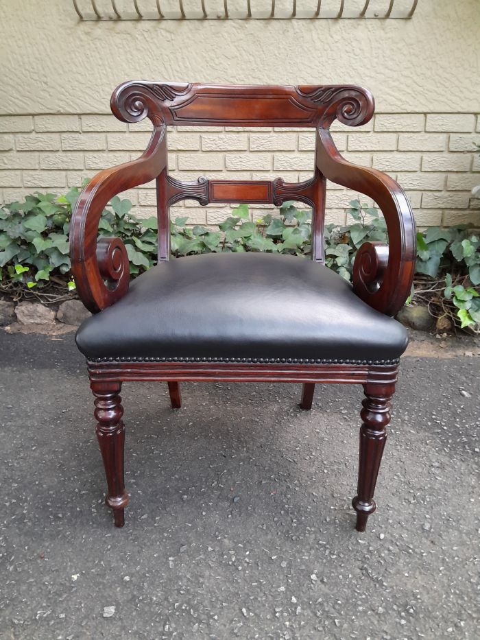 A 20th Century Set of Ten (10) William IV Style Mahogany Dining Chairs Consisting a Pair of Carvers/ Armchairs and Eight Dining Chairs with New Black Leather Upholstery - Image 6