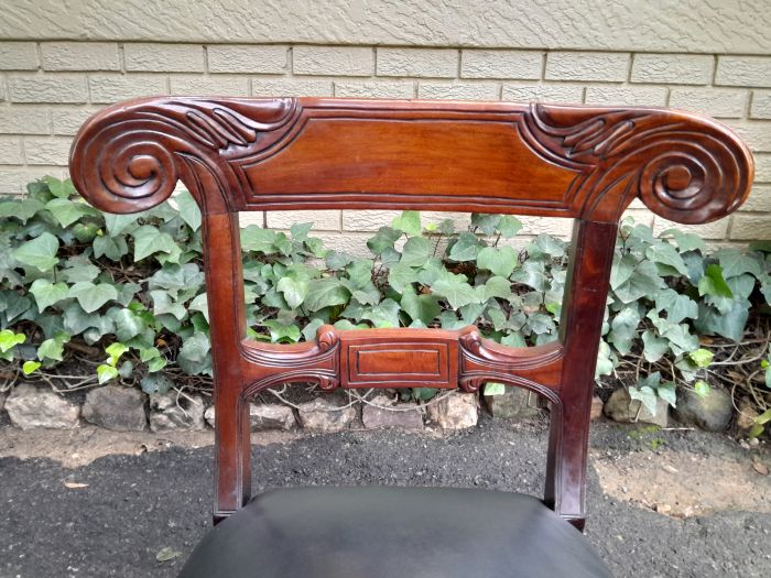 A 20th Century Set of Ten (10) William IV Style Mahogany Dining Chairs Consisting a Pair of Carvers/ Armchairs and Eight Dining Chairs with New Black Leather Upholstery - Image 7