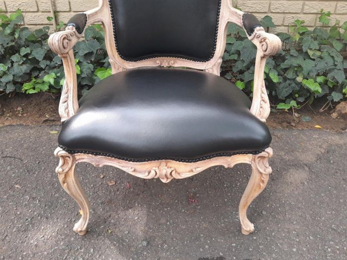 A 20TH Century Set Of Five Carved Fruitwood Chairs In A Contemporary Original Wood Finish - Image 6