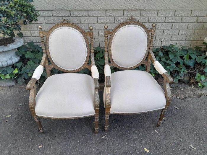 A 20th Century French Louis XV Style Gilded Armchairs - Image 3