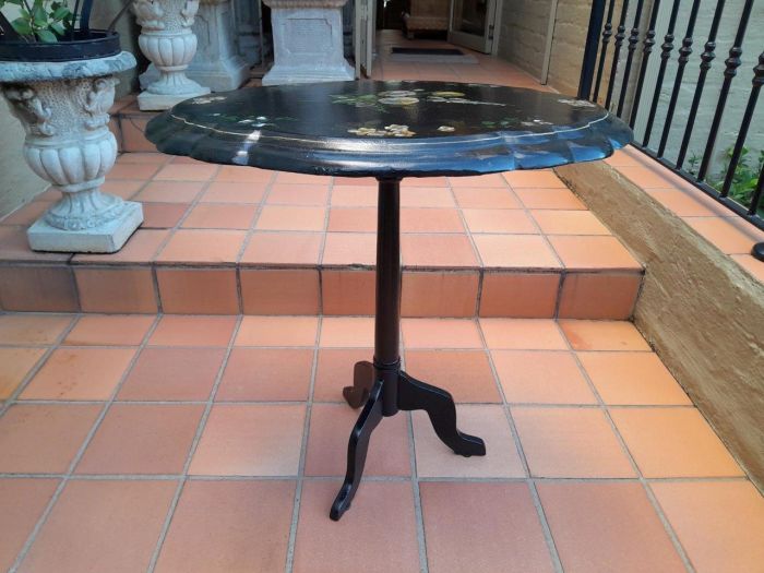 An Antique 19th Century Victorian Table with Mother Of Pearl - Image 2