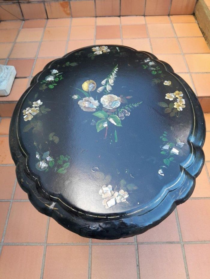 An Antique 19th Century Victorian Table with Mother Of Pearl - Image 5
