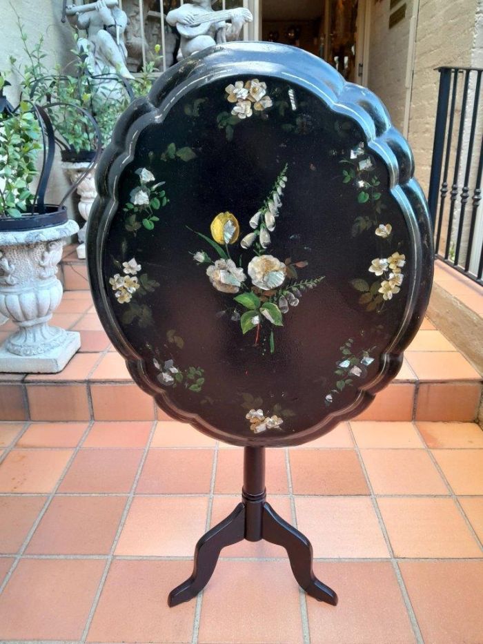 An Antique 19th Century Victorian Table with Mother Of Pearl - Image 6
