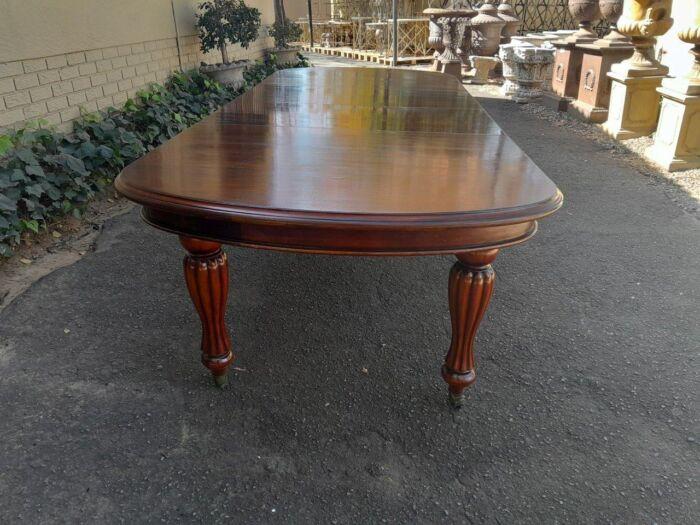 An Antique Victorian / Circa 1890s Dining Table With Two Leaves On Castors With A Crank Handle - Image 6