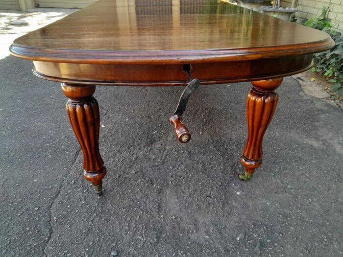 An Antique Victorian / Circa 1890s Dining Table With Two Leaves On Castors With A Crank Handle - Image 11