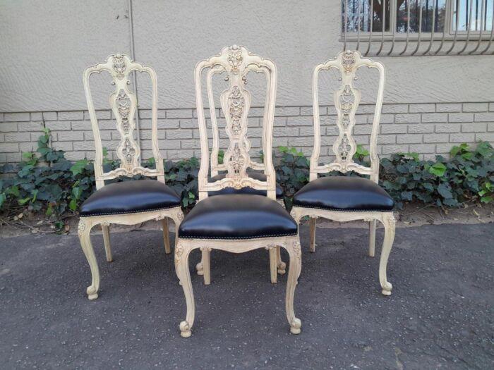 An Antique 19th Century Set Of Four Walnut Dining Chairs - Image 2