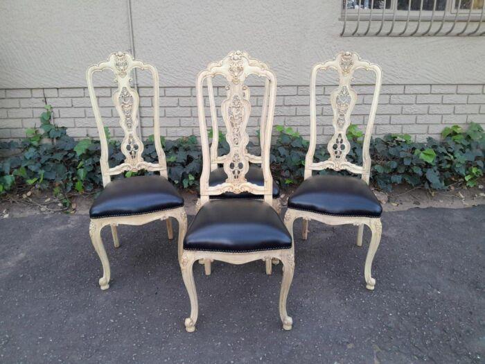 An Antique 19th Century Set Of Four Walnut Dining Chairs - Image 3