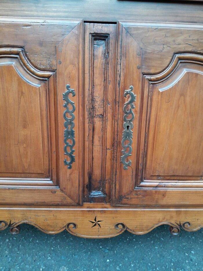 An Antique 18th Century French Louis XV Carved Walnut Buffet Deux Corps / Cabinet / Drinks Cabinet - Image 12
